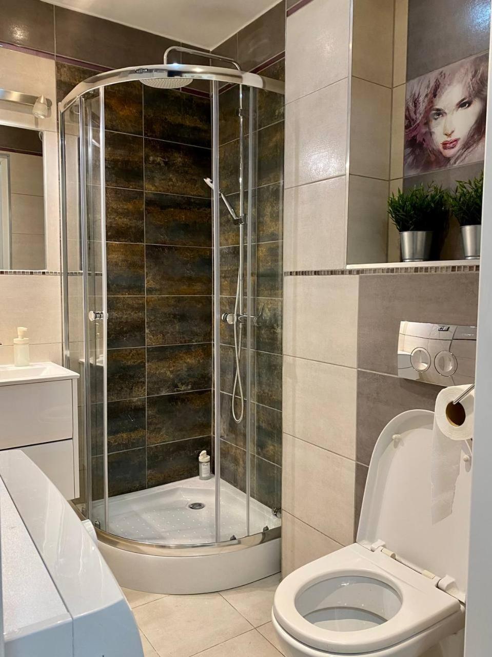 Halby Rooms Rondo Onz Варшава Екстериор снимка