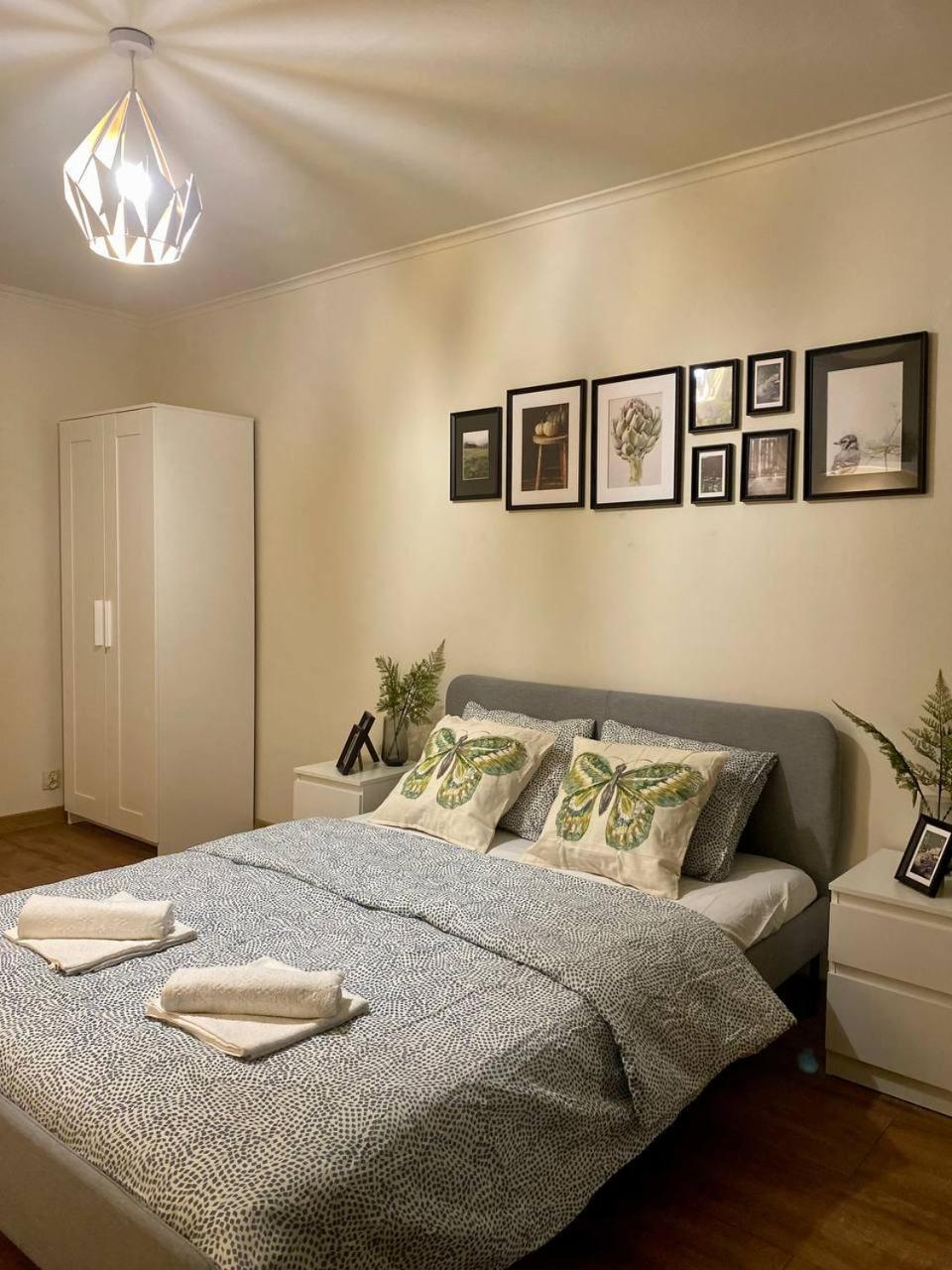 Halby Rooms Rondo Onz Варшава Екстериор снимка